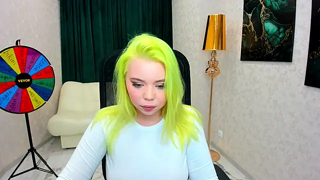 Snapshot of EnergyBunny_1 chatting on 01-13-25, 10:35 EnergyBunny 1 online show from 01-13-25, 10:35