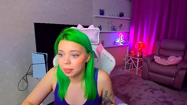 Snapshot of EnergyBunny_1 chatting on 09-09-25, 06:18 EnergyBunny 1 online show from 09-09-25, 06:18