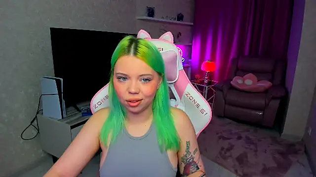 Snapshot of EnergyBunny_1 chatting on 09-21-25, 07:15 EnergyBunny 1 online show from 09-21-25, 07:15