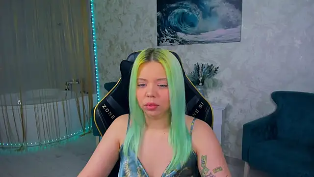 Snapshot of EnergyBunny_1 chatting on 10-05-25, 07:23 EnergyBunny 1 online show from 10-05-25, 07:23