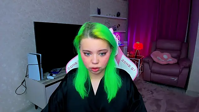 Snapshot of EnergyBunny_1 chatting on 10-14-25, 06:20 EnergyBunny 1 online show from 10-14-25, 06:20