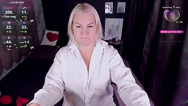 YolandaKiss online show from 10-14-25, 08:20