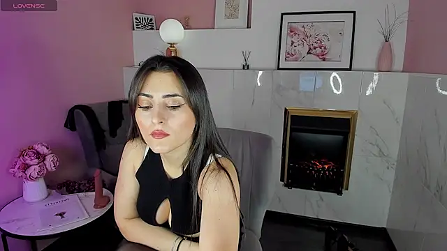 Snapshot of KylieMellow chatting on 02-04-25, 08:24 KylieMellow online show from 02-04-25, 08:24