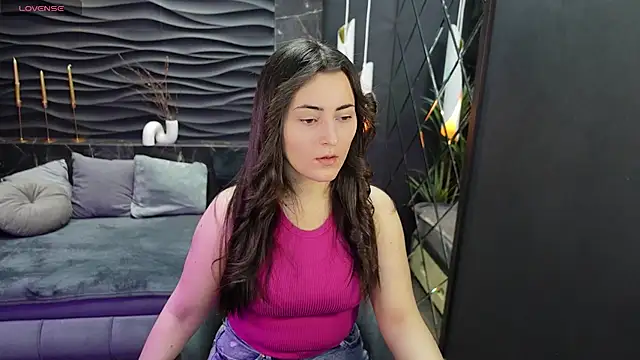 Snapshot of KylieMellow chatting on 02-15-25, 06:02 KylieMellow online show from 02-15-25, 06:02