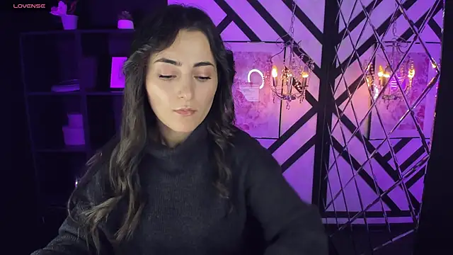 Snapshot of KylieMellow chatting on 02-17-25, 07:42 KylieMellow online show from 02-17-25, 07:42