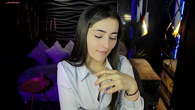 Snapshot of KylieMellow chatting on 02-23-25, 04:46 KylieMellow online show from 02-23-25, 04:46