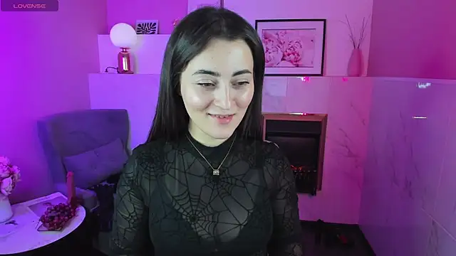 Snapshot of KylieMellow chatting on 02-26-25, 08:37 KylieMellow online show from 02-26-25, 08:37