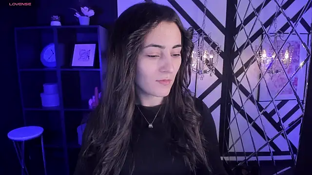 Snapshot of KylieMellow chatting on 03-05-25, 05:40 KylieMellow online show from 03-05-25, 05:40