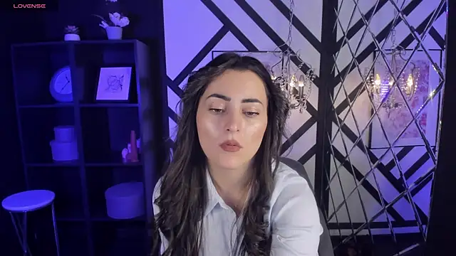 Snapshot of KylieMellow chatting on 03-05-25, 12:22 KylieMellow online show from 03-05-25, 12:22