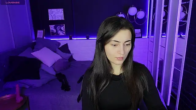 Snapshot of KylieMellow chatting on 03-09-25, 05:44 KylieMellow online show from 03-09-25, 05:44