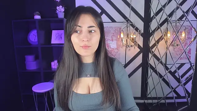 Snapshot of KylieMellow chatting on 03-12-25, 05:46 KylieMellow online show from 03-12-25, 05:46