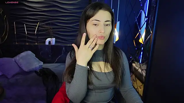 Snapshot of KylieMellow chatting on 03-15-25, 05:52 KylieMellow online show from 03-15-25, 05:52