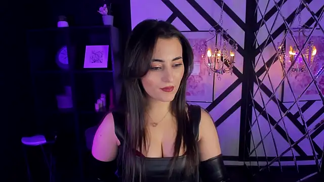 Snapshot of KylieMellow chatting on 03-19-25, 12:01 KylieMellow online show from 03-19-25, 12:01