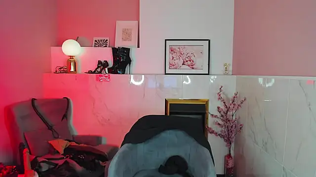 Snapshot of KylieMellow chatting on 10-01-25, 05:24 KylieMellow online show from 10-01-25, 05:24