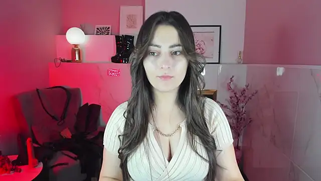 Snapshot of KylieMellow chatting on 10-13-25, 05:18 KylieMellow online show from 10-13-25, 05:18