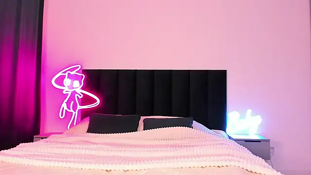 Snapshot of wow_lovie chatting on 02-13-25, 04:32 wow lovie online show from 02-13-25, 04:32