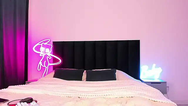 Snapshot of wow_lovie chatting on 03-12-25, 08:19 wow lovie online show from 03-12-25, 08:19