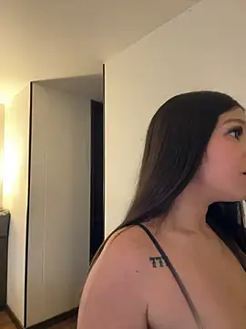 Alyshanon18 online show from 04-27-26, 09:13