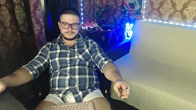 Snapshot of thor_master chatting on 09-28-25, 02:17 thor master online show from 09-28-25, 02:17