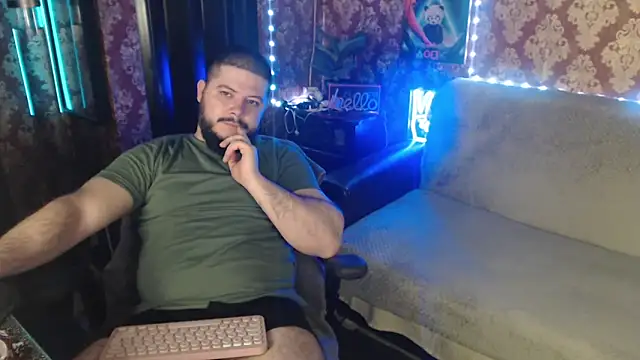 Snapshot of thor_master chatting on 12-15-25, 01:43 thor master online show from 12-15-25, 01:43