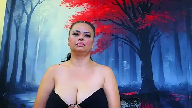 ElizabethEven online show from 10-04-25, 08:18