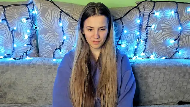 MaggieCake online show from 12-13-24, 04:43