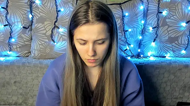 MaggieCake online show from 12-14-24, 03:51