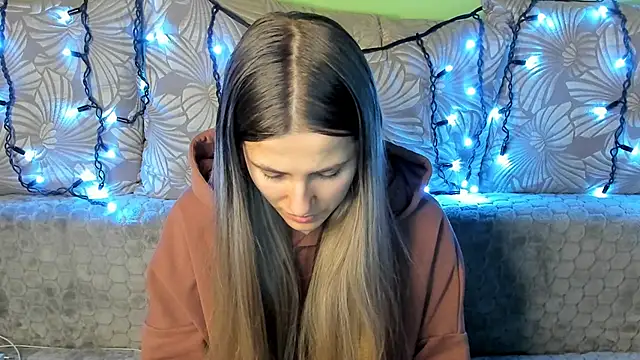 MaggieCake online show from 12-26-24, 12:57