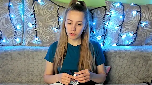 MaggieCake online show from 01-27-25, 02:10