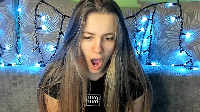 MaggieCake online show from 02-23-25, 05:12