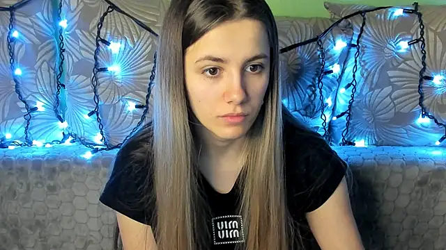 MaggieCake online show from 02-25-25, 05:19