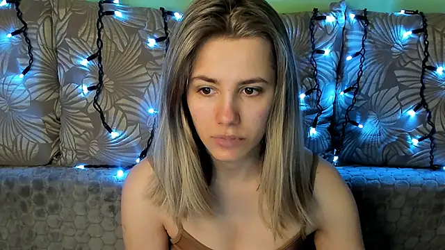 MaggieCake online show from 03-10-25, 06:49