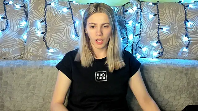 MaggieCake online show from 03-22-25, 01:54