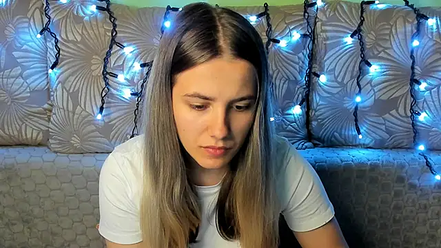 MaggieCake online show from 10-15-25, 11:49