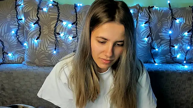 MaggieCake online show from 11-10-25, 05:17