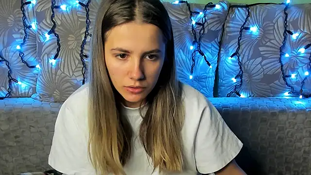 MaggieCake online show from 11-13-25, 04:00