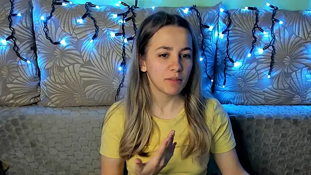 MaggieCake online show from 12-19-25, 04:08