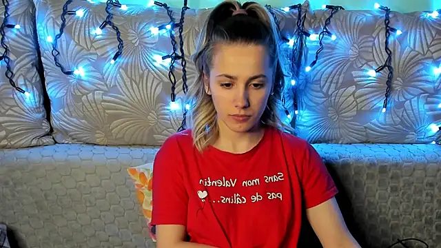 MaggieCake online show from 12-23-25, 01:14