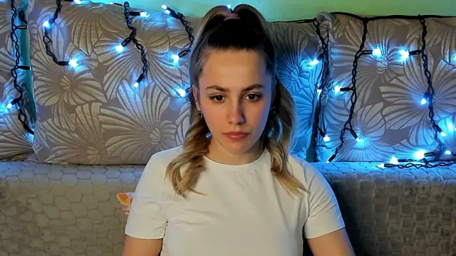 MaggieCake online show from 03-06-26, 01:35