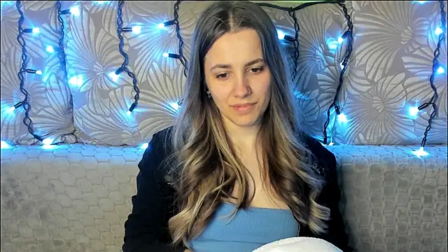 MaggieCake online show from 04-28-26, 02:49