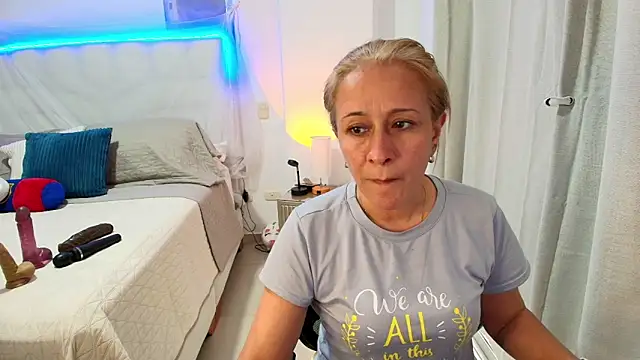 Snapshot of Naty_Stone chatting on 06-09-26, 09:26 Naty Stone online show from 06-09-26, 09:26