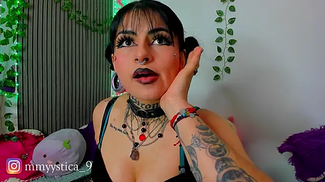 Snapshot of Rainnbow_ chatting on 03-27-26, 08:26 Rainnbow online show from 03-27-26, 08:26