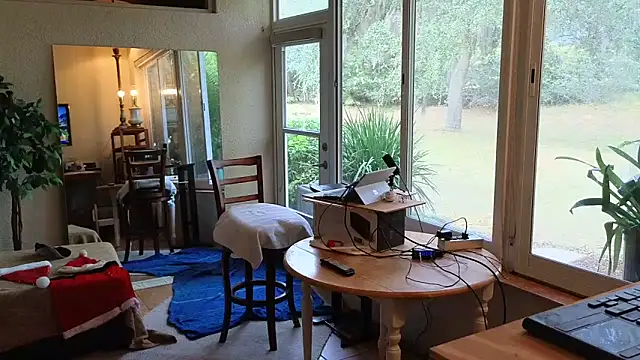 Snapshot of eliberator1777 chatting on 12-17-25, 05:19 eliberator1777 online show from 12-17-25, 05:19