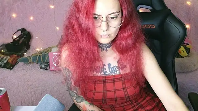 Snapshot of Ginger_Stay chatting on 09-10-25, 10:32 Ginger Stay online show from 09-10-25, 10:32