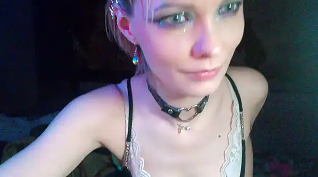 WildMissNiks online show from 02-28-25, 04:10