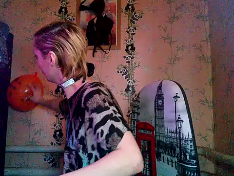 WildMissNiks online show from 10-29-25, 08:27