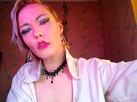 WildMissNiks online show from 11-26-25, 09:21