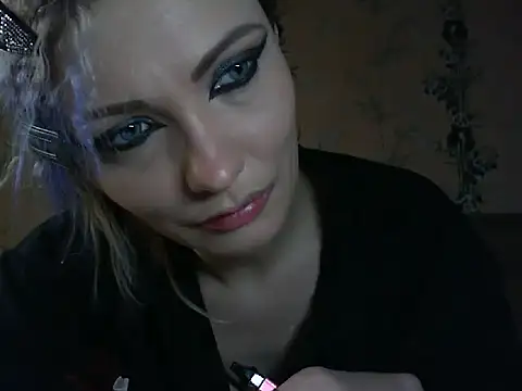 WildMissNiks online show from 04-11-26, 06:40