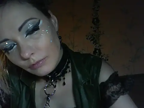 WildMissNiks online show from 04-15-26, 07:04