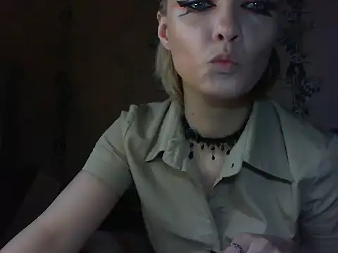 Snapshot of WildMissNiks chatting on 05-13-26, 06:11 WildMissNiks online show from 05-13-26, 06:11